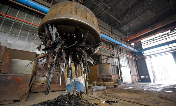 Vodja ZN pohvalil nova “trdna” priporočila za omejitev širjenja lahkega orožja