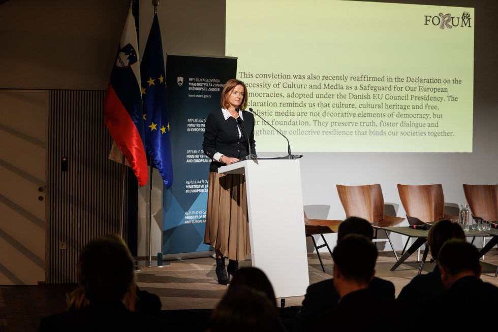 Ministrica Tanja Fajon: Kultura in umetnost lahko sežeta tja, kamor politika ne more