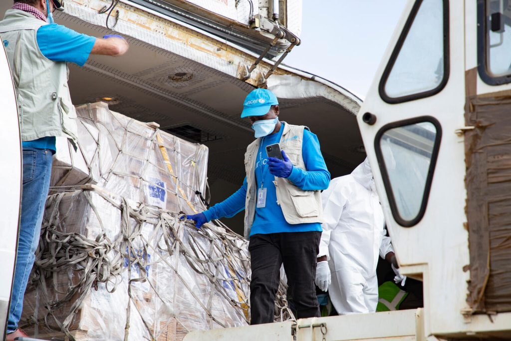 UNICEF-ova prva mednarodna pošiljka nujne pomoči za odziv na ebolo prispela v DR Kongo